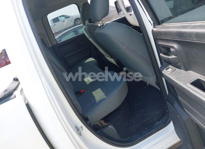 Photo 8 of 2018 Ram 1500 EXPRESS 4X4 6'4 BOX (VIN 1C6RR7FT8JS310353)