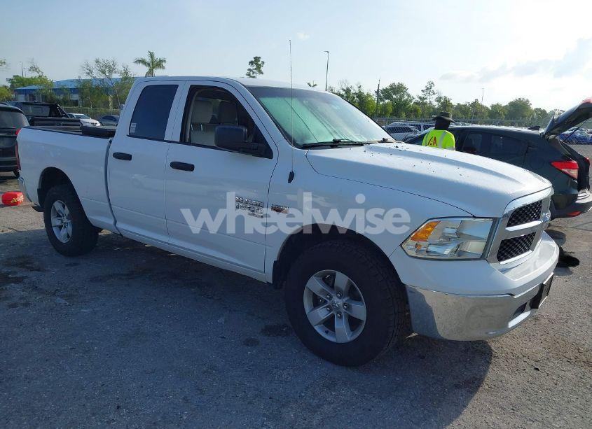 2019 Ram 1500 CLASSIC TRADESMAN 4X4 6'4 BOX (VIN 1C6RR7FT8KS533686) main photo