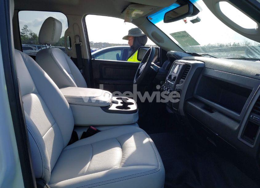 Photo 5 of 2019 Ram 1500 CLASSIC TRADESMAN 4X4 6'4 BOX (VIN 1C6RR7FT8KS533686)