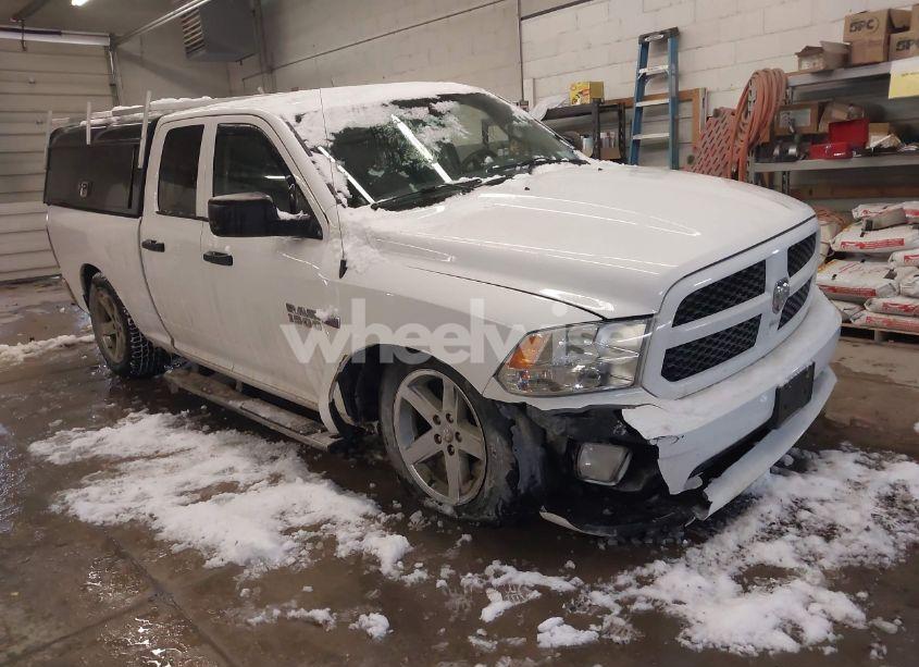 2017 Ram 1500 EXPRESS 4X4 6'4 BOX (VIN 1C6RR7FT9HS620148) main photo