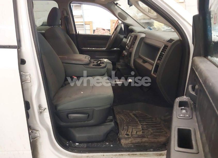 Photo 5 of 2017 Ram 1500 EXPRESS 4X4 6'4 BOX (VIN 1C6RR7FT9HS620148)