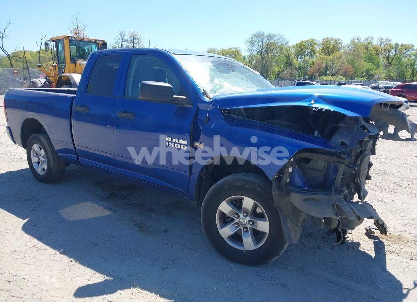 2017 Ram 1500 EXPRESS 4X4 6'4 BOX (VIN 1C6RR7FT9HS785181) main photo