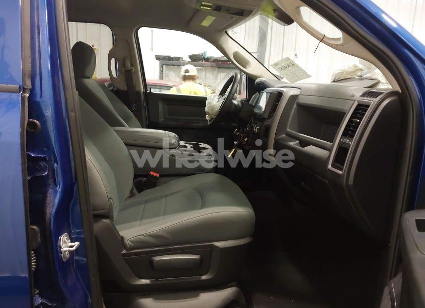 Photo 5 of 2017 Ram 1500 EXPRESS 4X4 6'4 BOX (VIN 1C6RR7FT9HS789070)