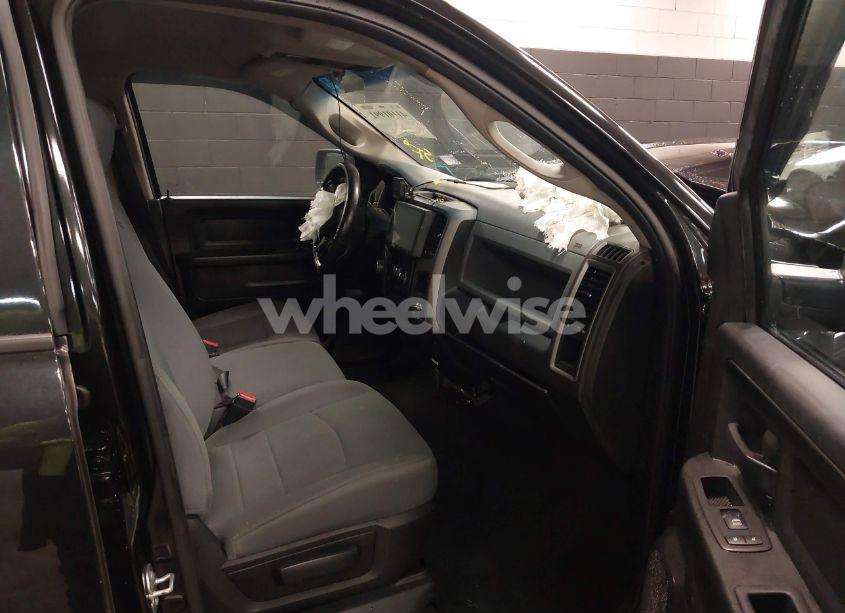 Photo 5 of 2018 Ram 1500 EXPRESS 4X4 6'4 BOX (VIN 1C6RR7FT9JS286838)