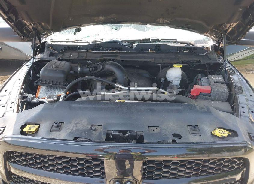 Photo 10 of 2018 Ram 1500 EXPRESS 4X4 6'4 BOX (VIN 1C6RR7FT9JS290131)