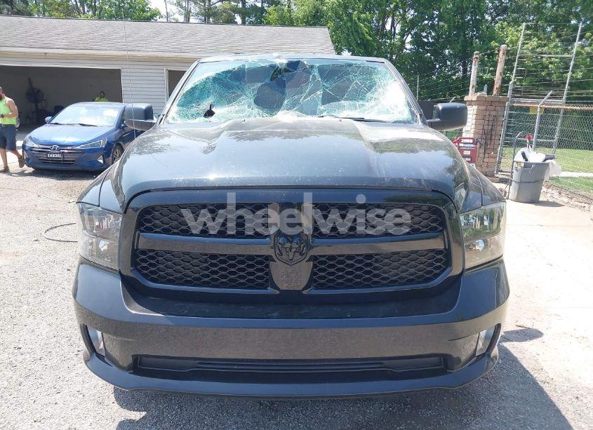 Photo 12 of 2018 Ram 1500 EXPRESS 4X4 6'4 BOX (VIN 1C6RR7FT9JS290131)