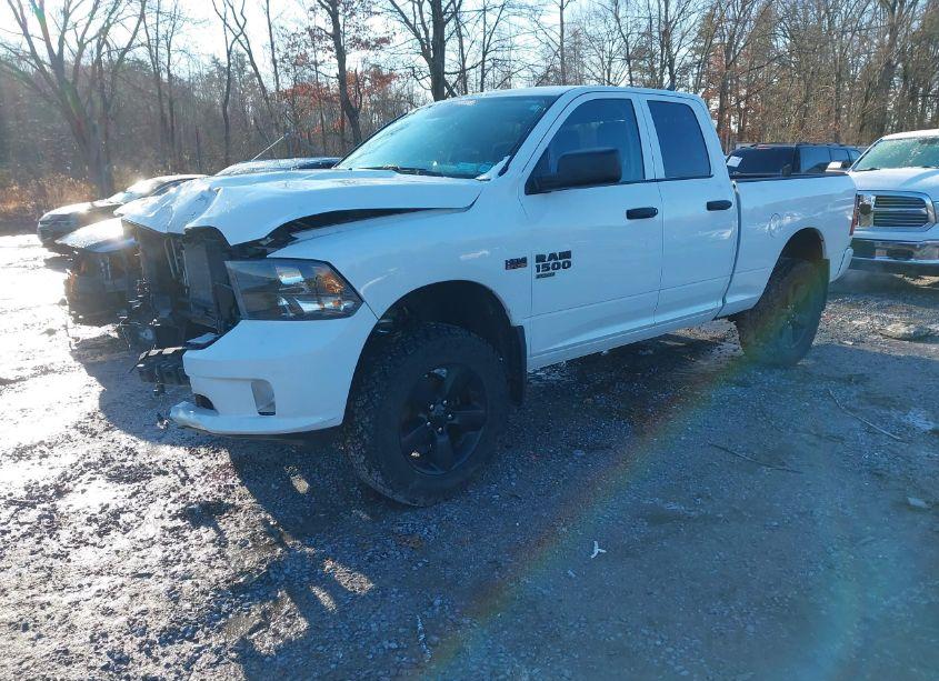 Photo 2 of 2019 Ram 1500 CLASSIC EXPRESS 4X4 6'4 BOX (VIN 1C6RR7FT9KS554224)