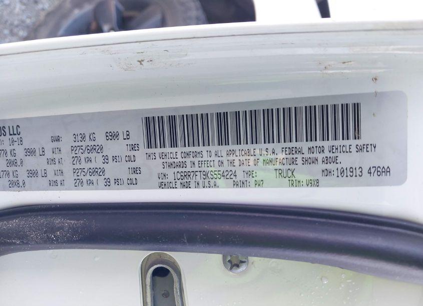 Photo 9 of 2019 Ram 1500 CLASSIC EXPRESS 4X4 6'4 BOX (VIN 1C6RR7FT9KS554224)