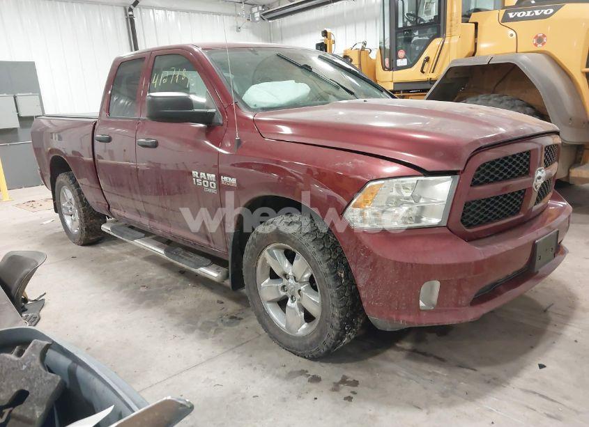2019 Ram 1500 CLASSIC EXPRESS 4X4 6'4 BOX (VIN 1C6RR7FT9KS615197) main photo