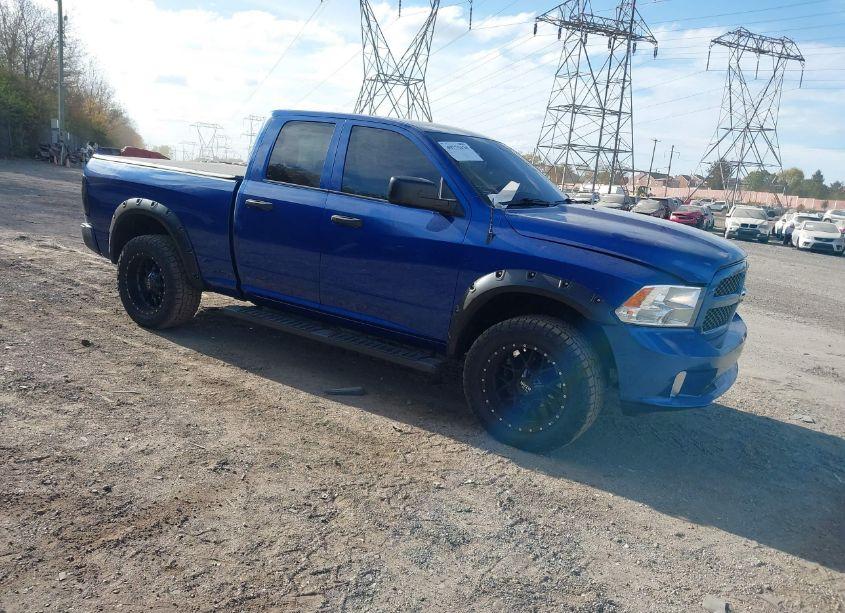 2017 Ram 1500 EXPRESS 4X4 6'4 BOX (VIN 1C6RR7FTXHS689706) main photo