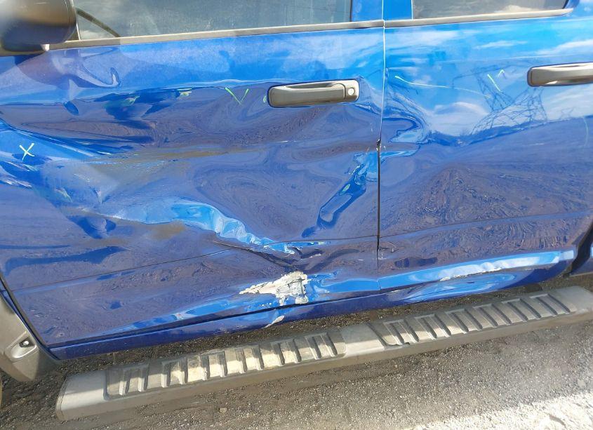 Photo 6 of 2017 Ram 1500 EXPRESS 4X4 6'4 BOX (VIN 1C6RR7FTXHS689706)