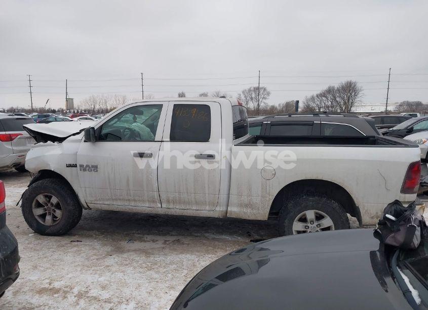 Photo 14 of 2018 Ram 1500 EXPRESS 4X4 6'4 BOX (VIN 1C6RR7FTXJS102362)