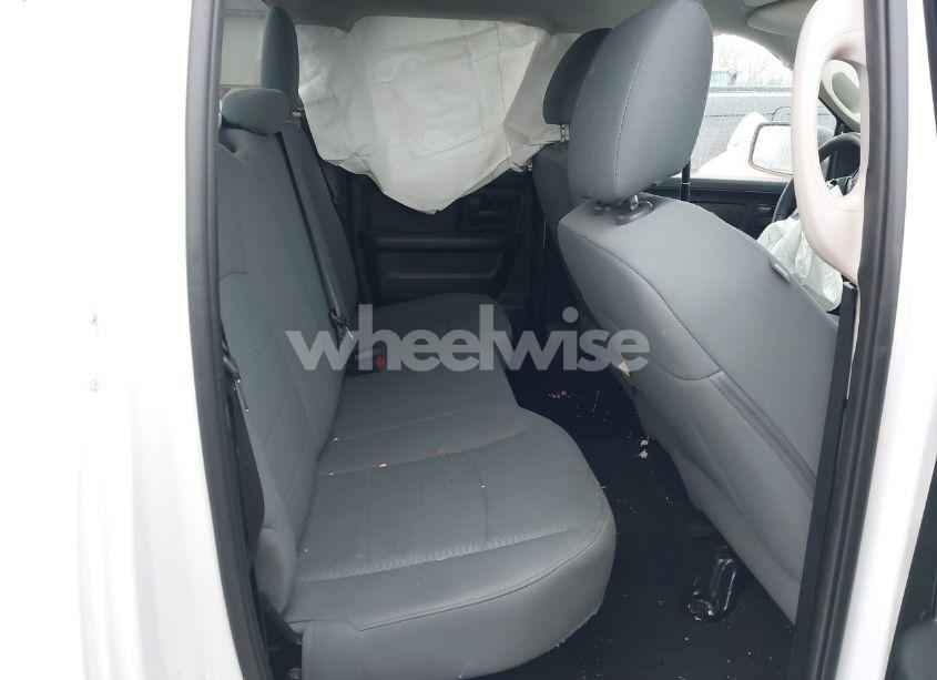 Photo 8 of 2018 Ram 1500 EXPRESS 4X4 6'4 BOX (VIN 1C6RR7FTXJS102362)