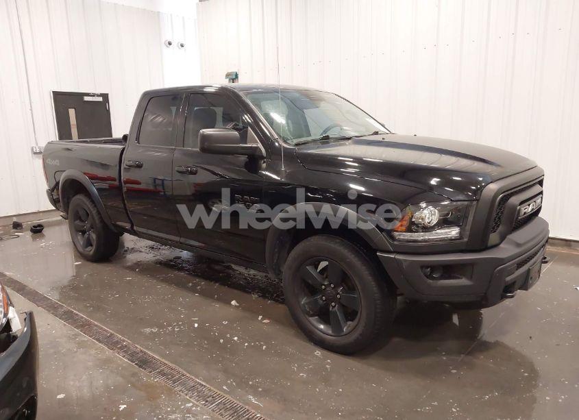 2019 Ram 1500 CLASSIC WARLOCK 4X4 6'4 BOX (VIN 1C6RR7GG1KS653296) main photo