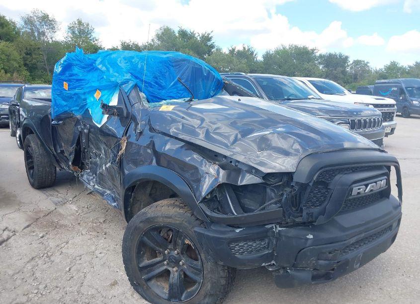 2022 Ram 1500 CLASSIC WARLOCK QUAD CAB 4X4 6'4 BOX (VIN 1C6RR7GG1NS237642) main photo