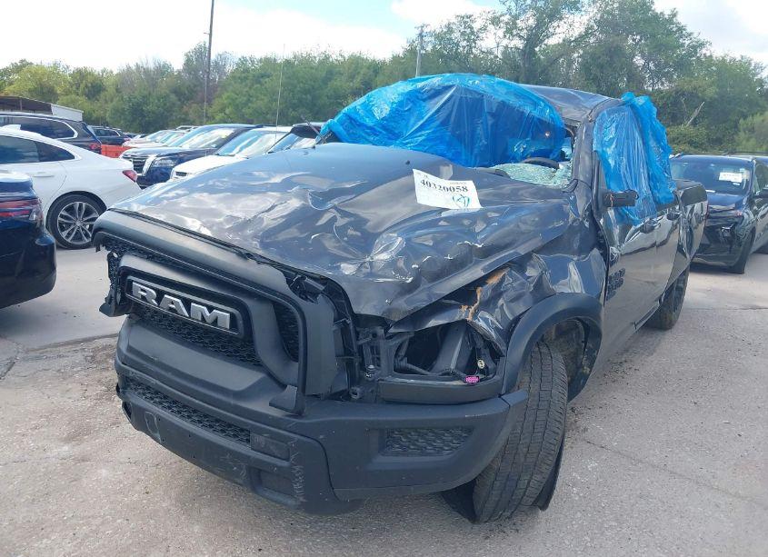 Photo 2 of 2022 Ram 1500 CLASSIC WARLOCK QUAD CAB 4X4 6'4 BOX (VIN 1C6RR7GG1NS237642)