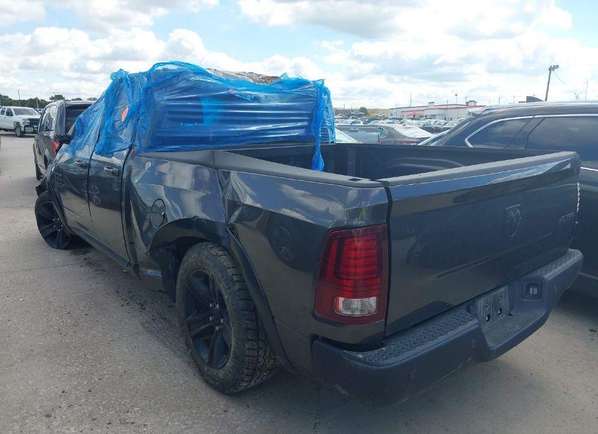 Photo 3 of 2022 Ram 1500 CLASSIC WARLOCK QUAD CAB 4X4 6'4 BOX (VIN 1C6RR7GG1NS237642)