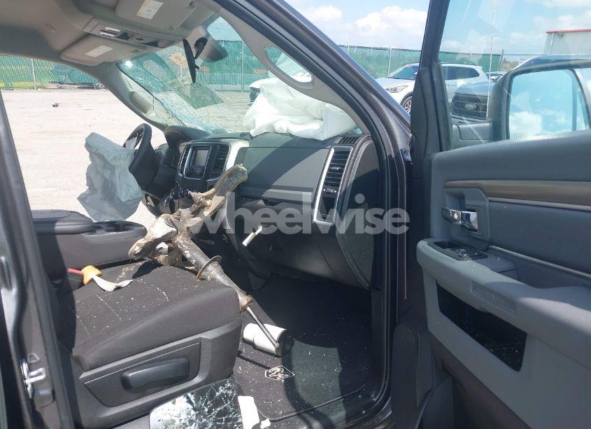 Photo 5 of 2020 Ram 1500 CLASSIC WARLOCK 4X4 6'4 BOX (VIN 1C6RR7GG3LS159569)