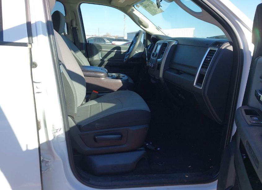 Photo 5 of 2024 Ram 1500 CLASSIC SLT 4X4 6'4 BOX (VIN 1C6RR7GG3RS129898)