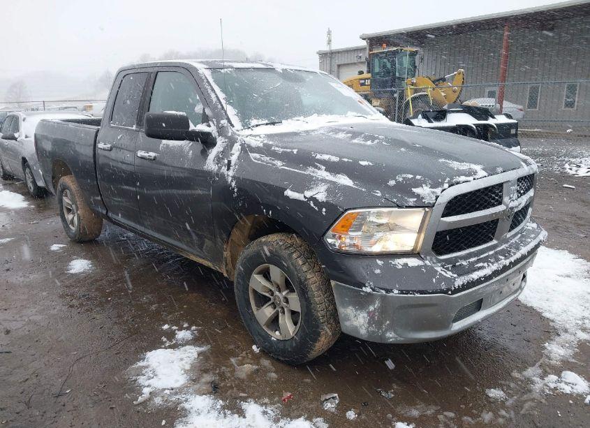 2017 Ram 1500 SLT 4X4 6'4 BOX (VIN 1C6RR7GG5HS583598) main photo