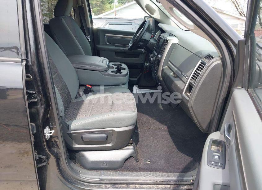 Photo 5 of 2018 Ram 1500 BIG HORN 4X4 6'4 BOX (VIN 1C6RR7GG6JS238098)