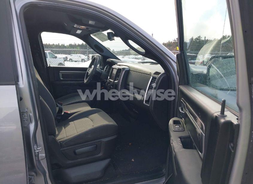 Photo 5 of 2021 Ram 1500 CLASSIC WARLOCK 4X4 6'4 BOX (VIN 1C6RR7GG6MS582308)