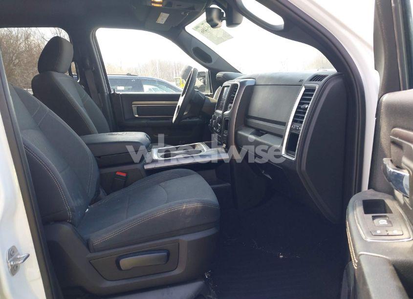 Photo 5 of 2022 Ram 1500 CLASSIC WARLOCK 4X4 6'4 BOX (VIN 1C6RR7GG6NS182380)