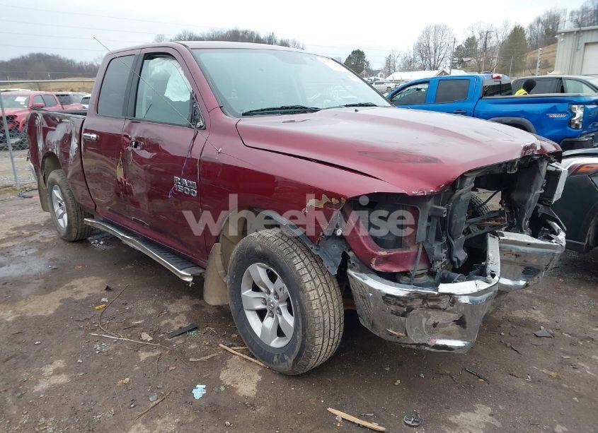 2018 Ram 1500 SLT 4X4 6'4 BOX (VIN 1C6RR7GG7JS319692) main photo