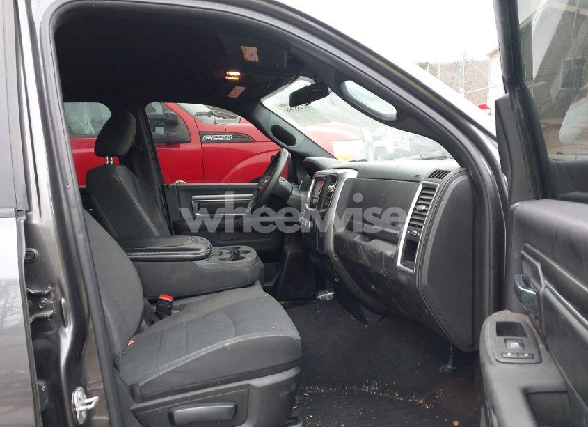 Photo 5 of 2021 Ram 1500 CLASSIC WARLOCK 4X4 6'4 BOX (VIN 1C6RR7GG7MS509948)