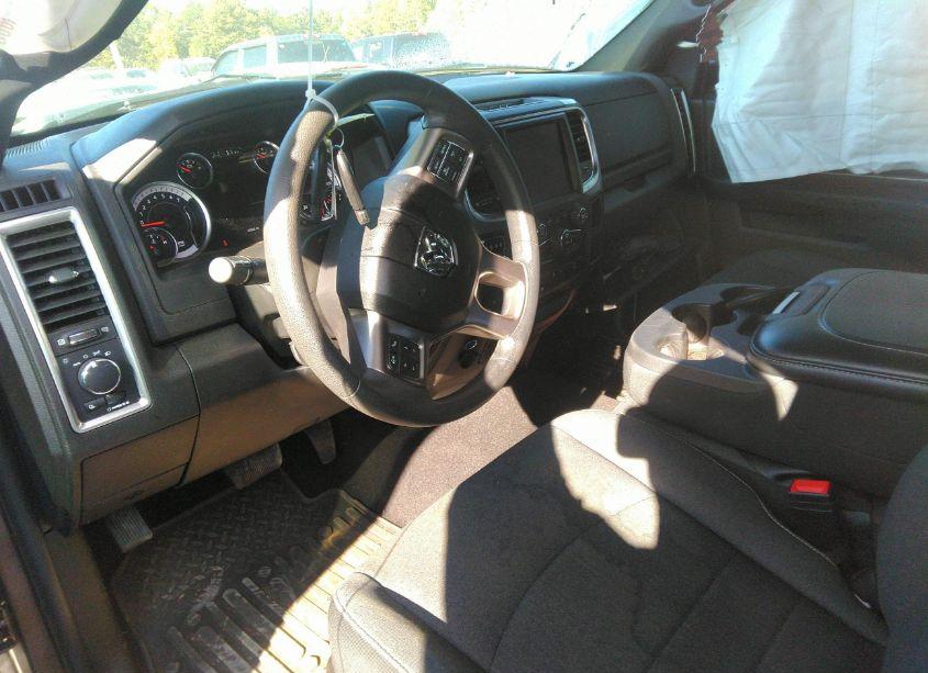 Photo 5 of 2021 Ram 1500 CLASSIC WARLOCK 4X4 6'4 BOX (VIN 1C6RR7GG7MS560365)