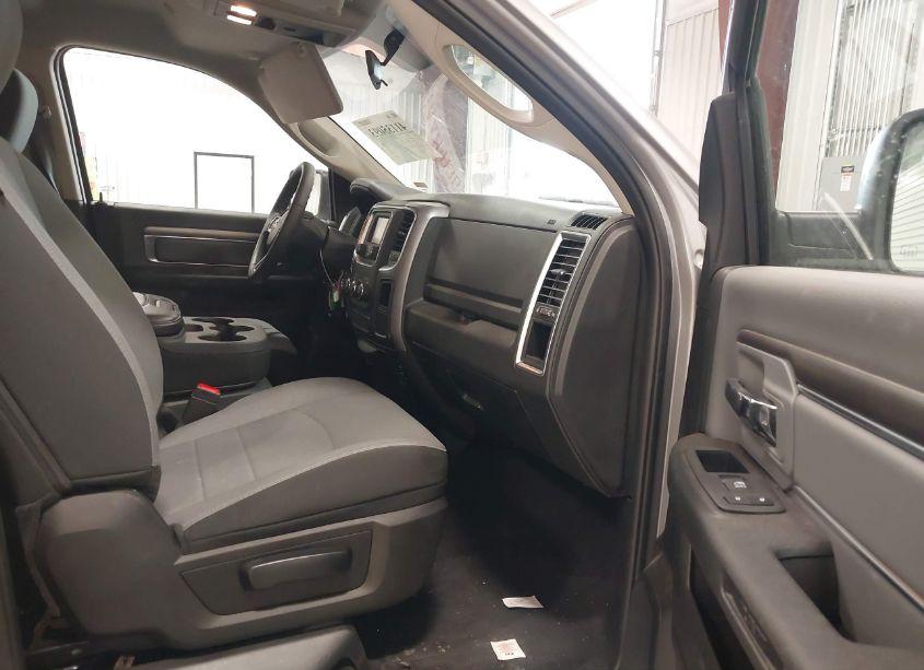 Photo 5 of 2024 Ram 1500 CLASSIC SLT 4X4 6'4 BOX (VIN 1C6RR7GG8RS148396)