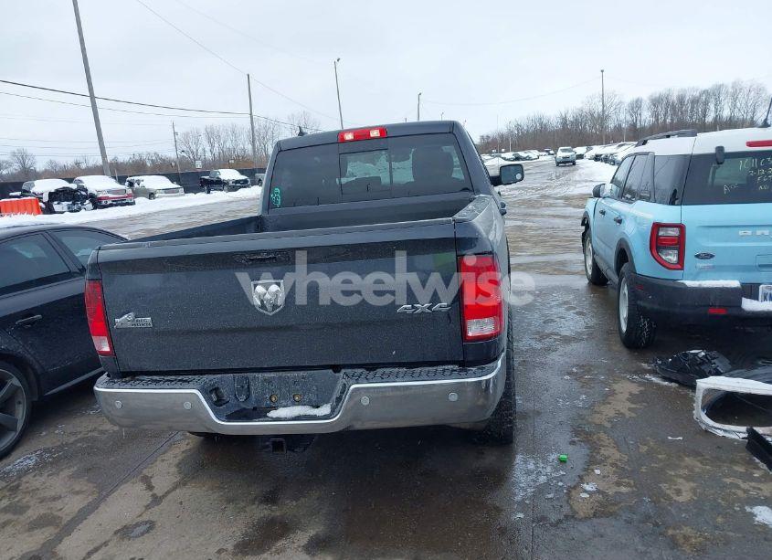 Photo 16 of 2018 Ram 1500 (VIN 1C6RR7GG9JS231484)