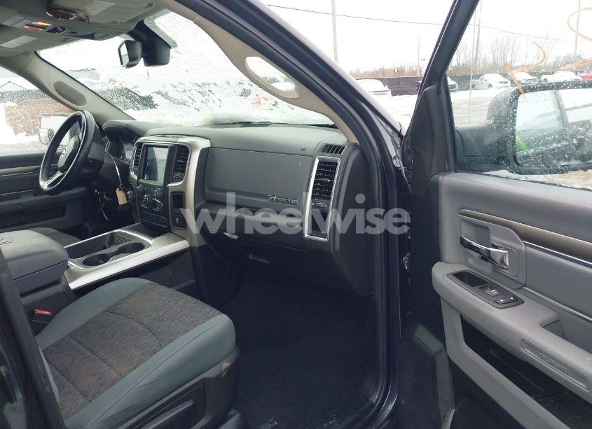 Photo 5 of 2018 Ram 1500 (VIN 1C6RR7GG9JS231484)