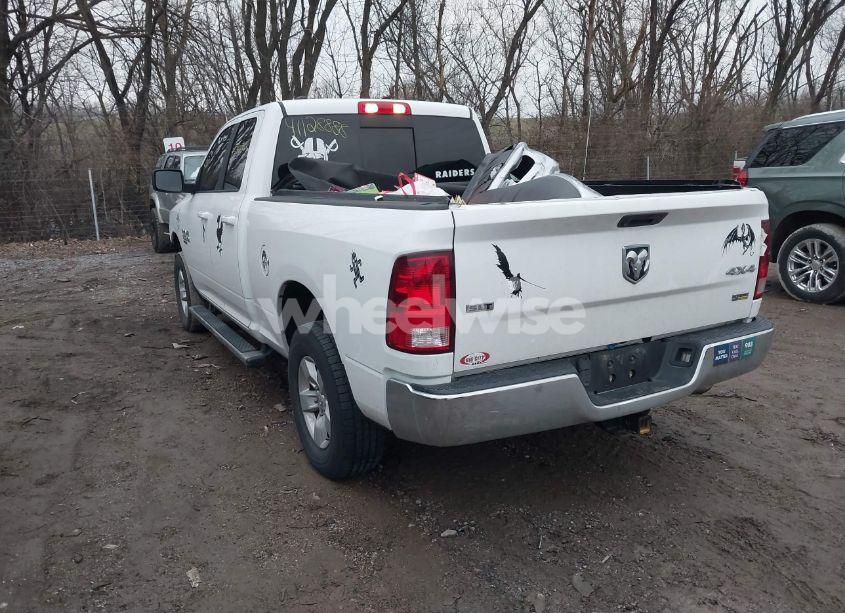 Photo 3 of 2019 Ram 1500 CLASSIC SLT 4X4 6'4 BOX (VIN 1C6RR7GGXKS582518)