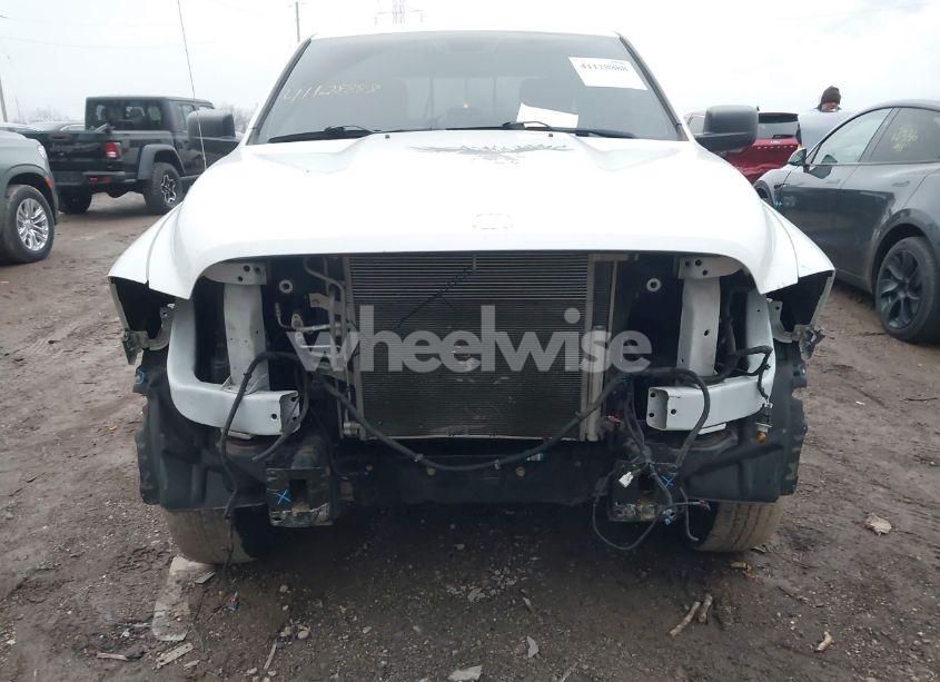 Photo 6 of 2019 Ram 1500 CLASSIC SLT 4X4 6'4 BOX (VIN 1C6RR7GGXKS582518)