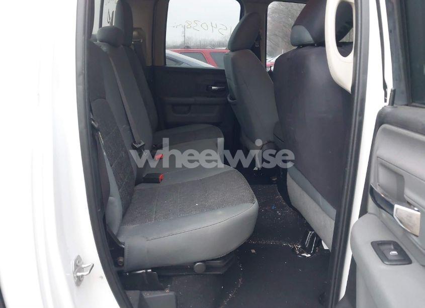 Photo 8 of 2019 Ram 1500 CLASSIC SLT 4X4 6'4 BOX (VIN 1C6RR7GGXKS582518)