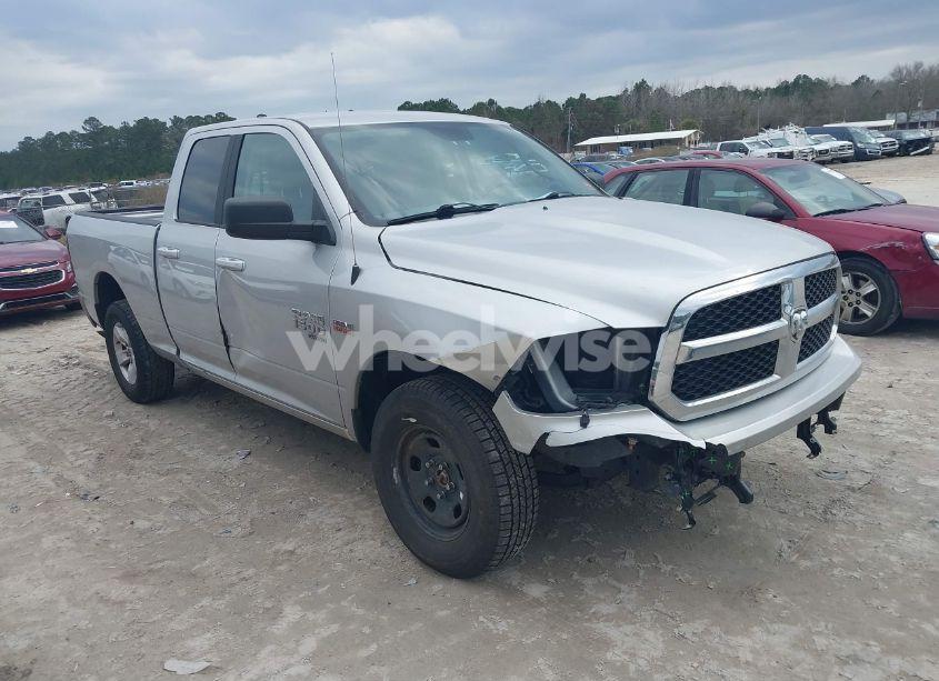 2019 Ram 1500 CLASSIC SLT (VIN 1C6RR7GT0KS512930) main photo
