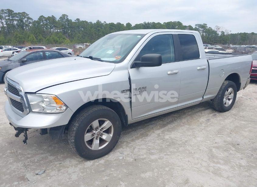 Photo 2 of 2019 Ram 1500 CLASSIC SLT (VIN 1C6RR7GT0KS512930)