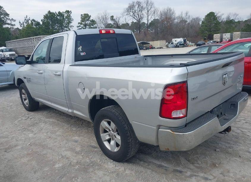 Photo 3 of 2019 Ram 1500 CLASSIC SLT (VIN 1C6RR7GT0KS512930)