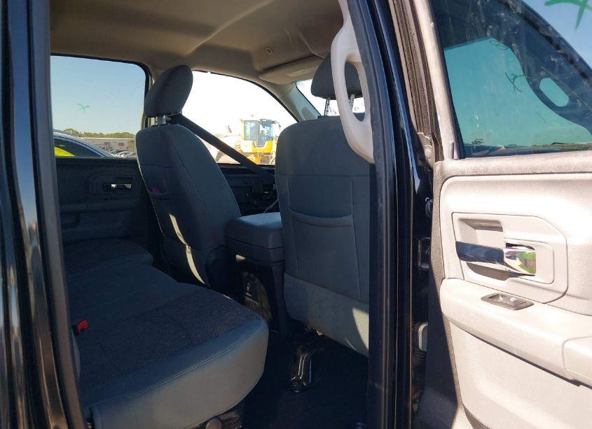 Photo 8 of 2018 Ram 1500 HARVEST 4X4 6'4 BOX (VIN 1C6RR7GT1JS122353)