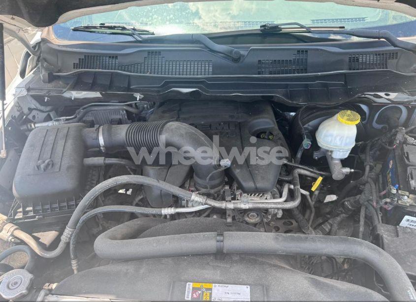 Photo 9 of 2019 Ram 1500 CLASSIC SLT 4X4 6'4 BOX (VIN 1C6RR7GT2KS591193)