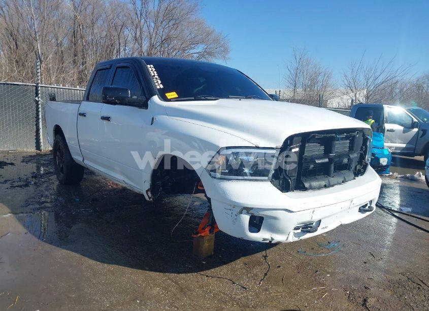 2015 Ram 1500 SLT (VIN 1C6RR7GT3FS524673) main photo