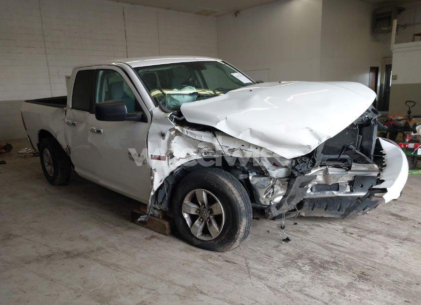 2016 Ram 1500 SLT (VIN 1C6RR7GTXGS384302) main photo