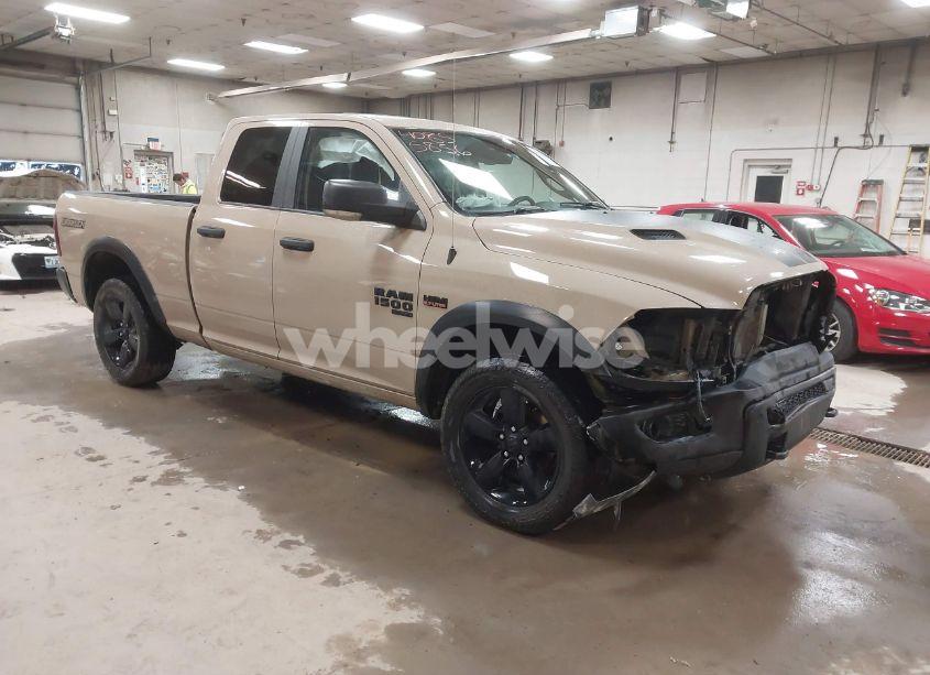 2019 Ram 1500 CLASSIC WARLOCK 4X4 6'4 BOX (VIN 1C6RR7GTXKS718000) main photo