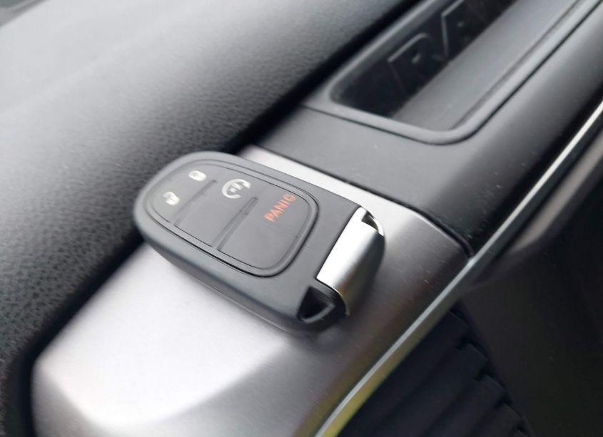 Photo 11 of 2022 Ram 1500 CLASSIC WARLOCK QUAD CAB 4X4 6'4 BOX (VIN 1C6RR7GTXNS122499)