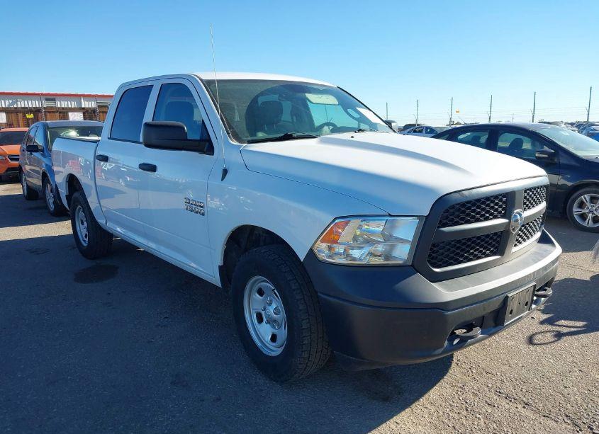 2018 Ram 1500 TRADESMAN 4X4 5'7 BOX (VIN 1C6RR7KG0JS286543) main photo