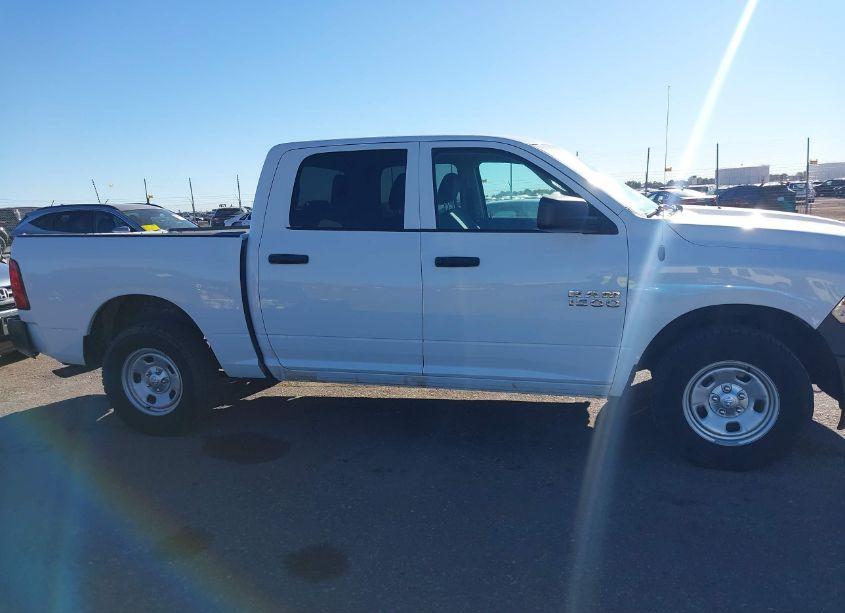 Photo 13 of 2018 Ram 1500 TRADESMAN 4X4 5'7 BOX (VIN 1C6RR7KG0JS286543)