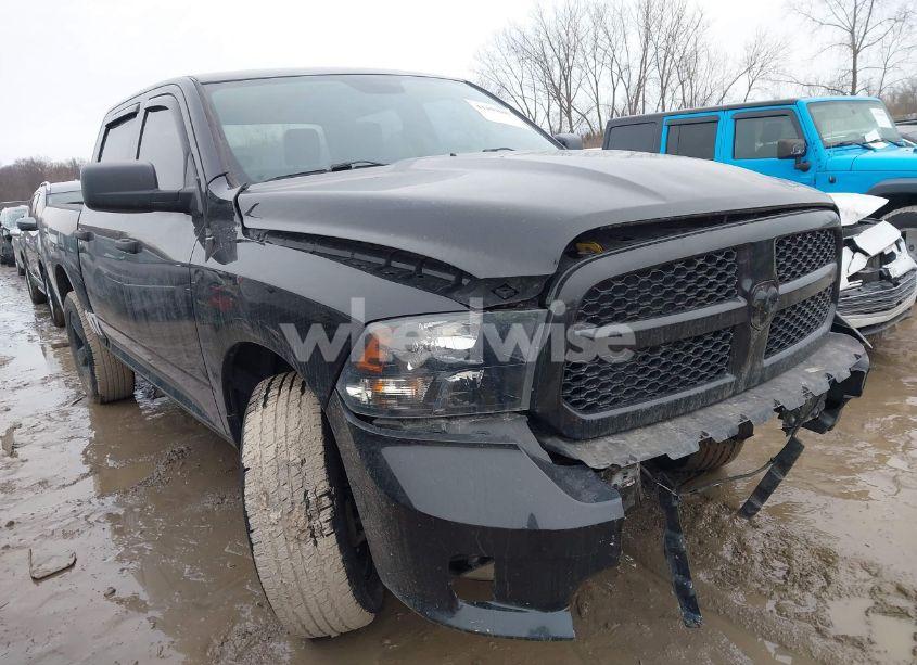 2018 Ram 1500 EXPRESS 4X4 5'7 BOX (VIN 1C6RR7KG2JS224643) main photo