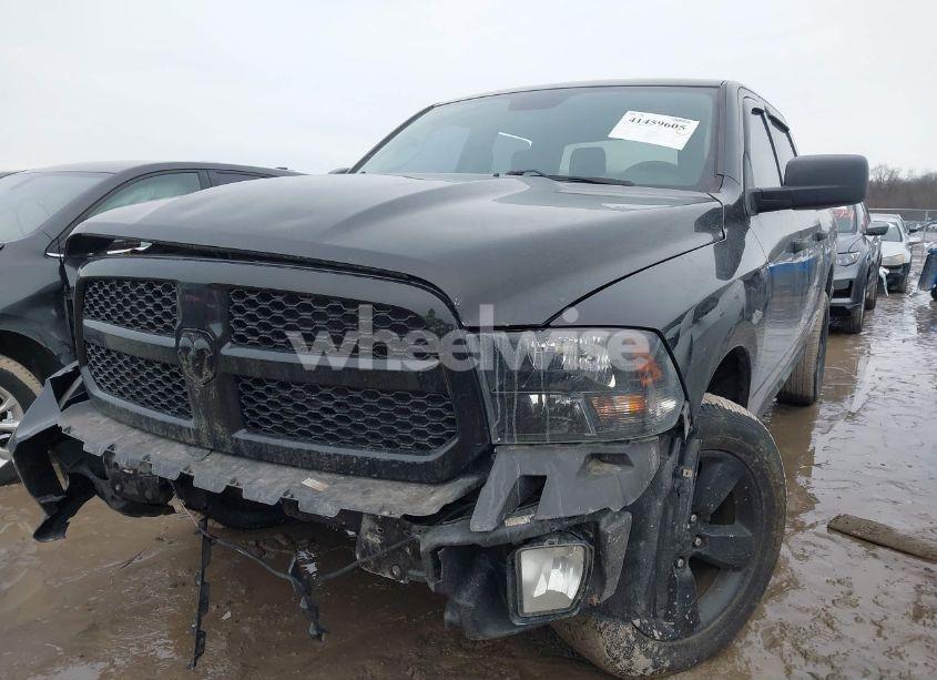 Photo 2 of 2018 Ram 1500 EXPRESS 4X4 5'7 BOX (VIN 1C6RR7KG2JS224643)