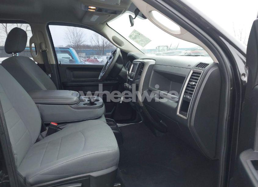 Photo 5 of 2018 Ram 1500 EXPRESS 4X4 5'7 BOX (VIN 1C6RR7KG2JS224643)